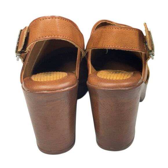 b.o.c. Women's, Cecila Clog BuckleClosure Light Weight Vegan Leather Tan Size 9 - Picture 3 of 9